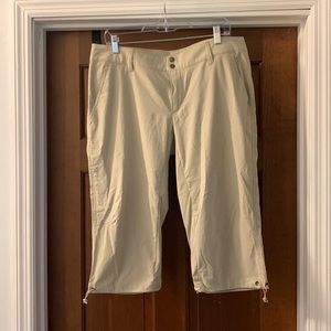 Columbia athletic capris, Large